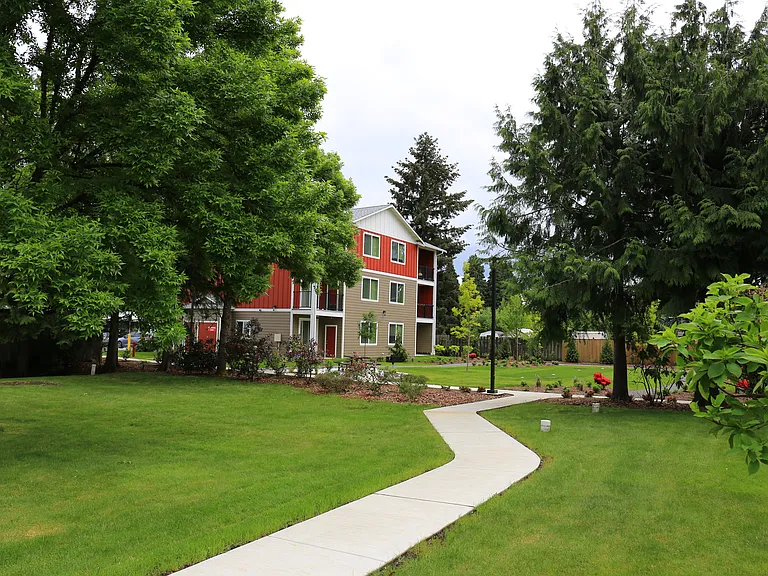 Golf Club Apartments — Photo 17