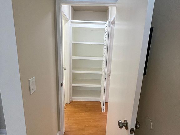 4th image of 7237 Amigo Ave #11