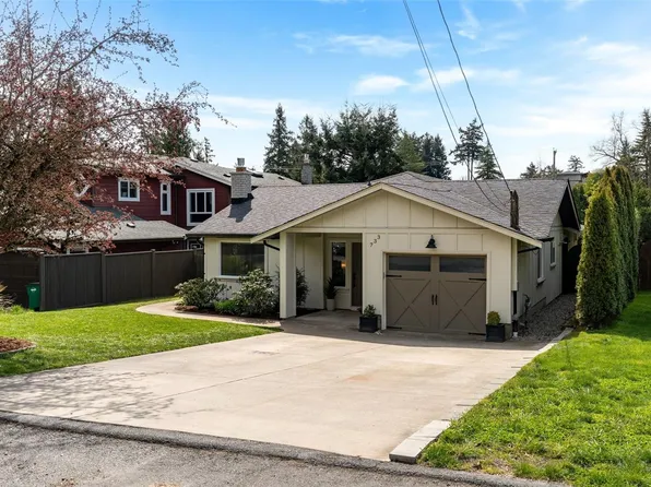 733 Miller Ave, Saanich, BC V8Z 3C9