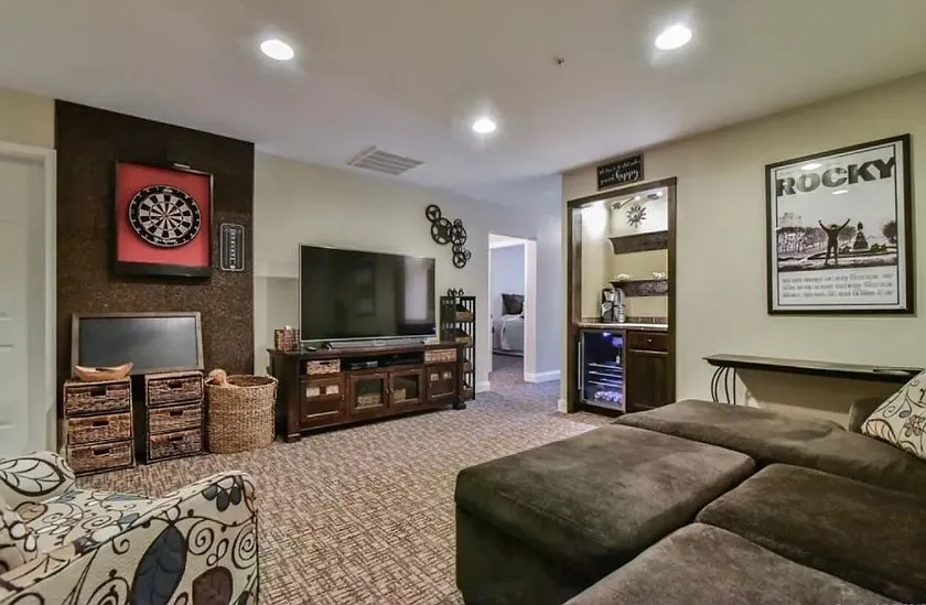 3 bed, 2.5 bath, 2088 sqft, $2,250 — Photo 3