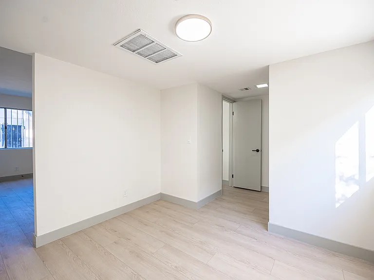 208 Bruce St #C — Photo 25