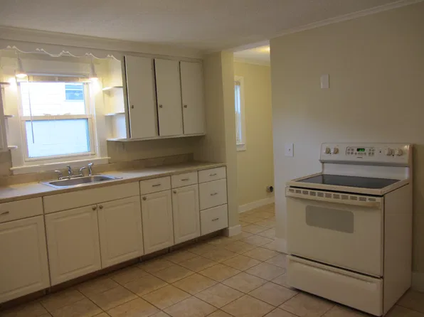 63 Bradbury St #202, Biddeford, ME 04005