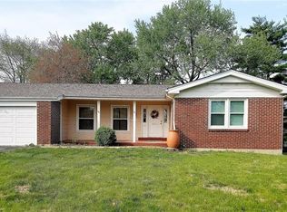 1012 Wedgewood Dr, Saint Charles, MO 63303