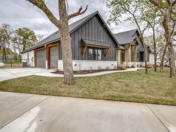 172 Clayton Xing, Springtown, TX 76082