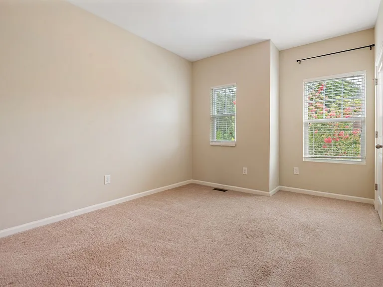 2084 Tanners Mill Dr — Photo 24