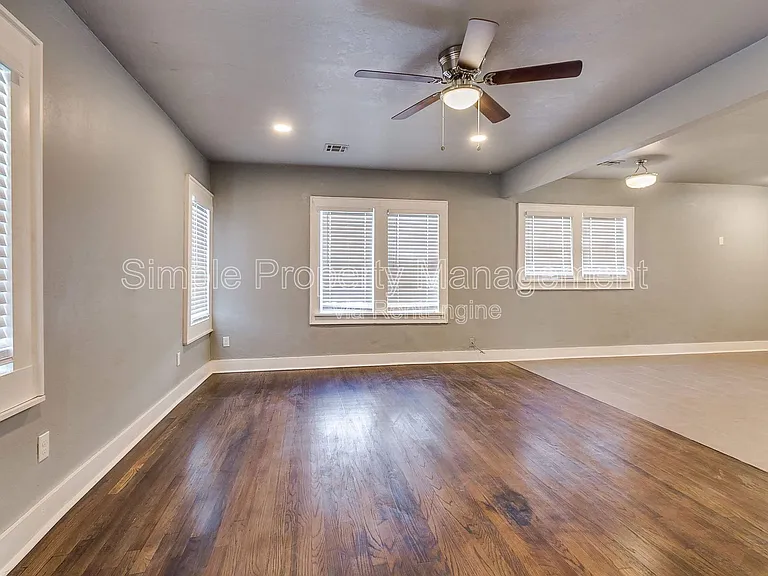 4326 N Blackwelder Ave — Photo 3