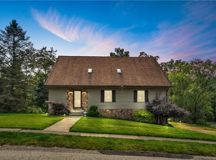 3 Elrond Dr, Pittsburgh, PA 15235