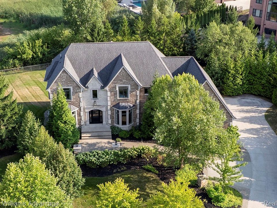 1st image of 48759 Veneto Dr