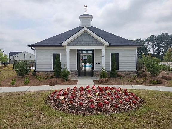 2nd image of 1050 Sunny Lake Dr