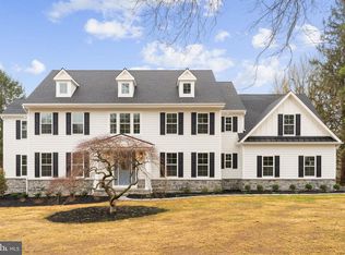 17 Hickory Ln, Malvern, PA 19355