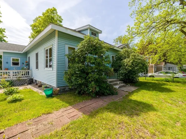 5 Forkey Ave, Worcester, MA 01603