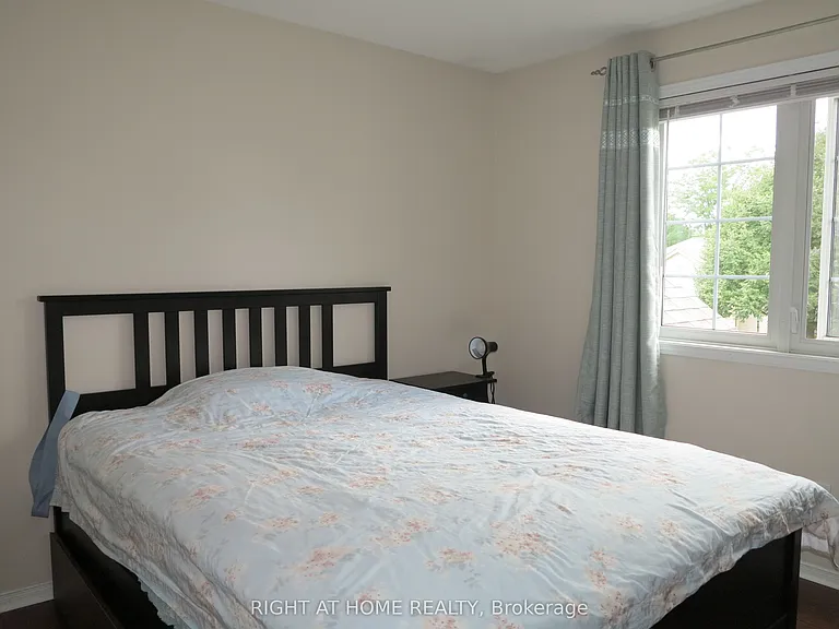 35 Moraine Cres — Photo 19