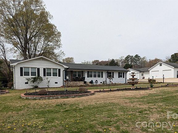 3rd image of 2524 Griffith Rd