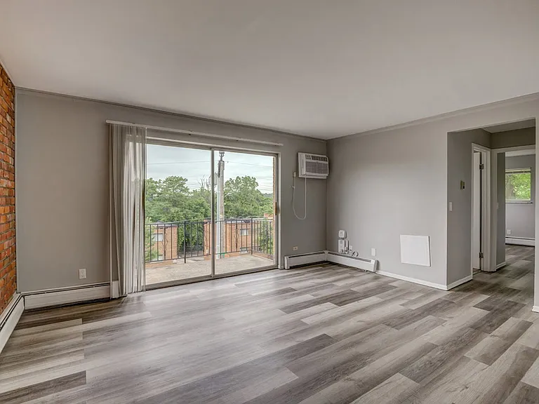 1590 Glen Parker Ave #8 — Photo 2