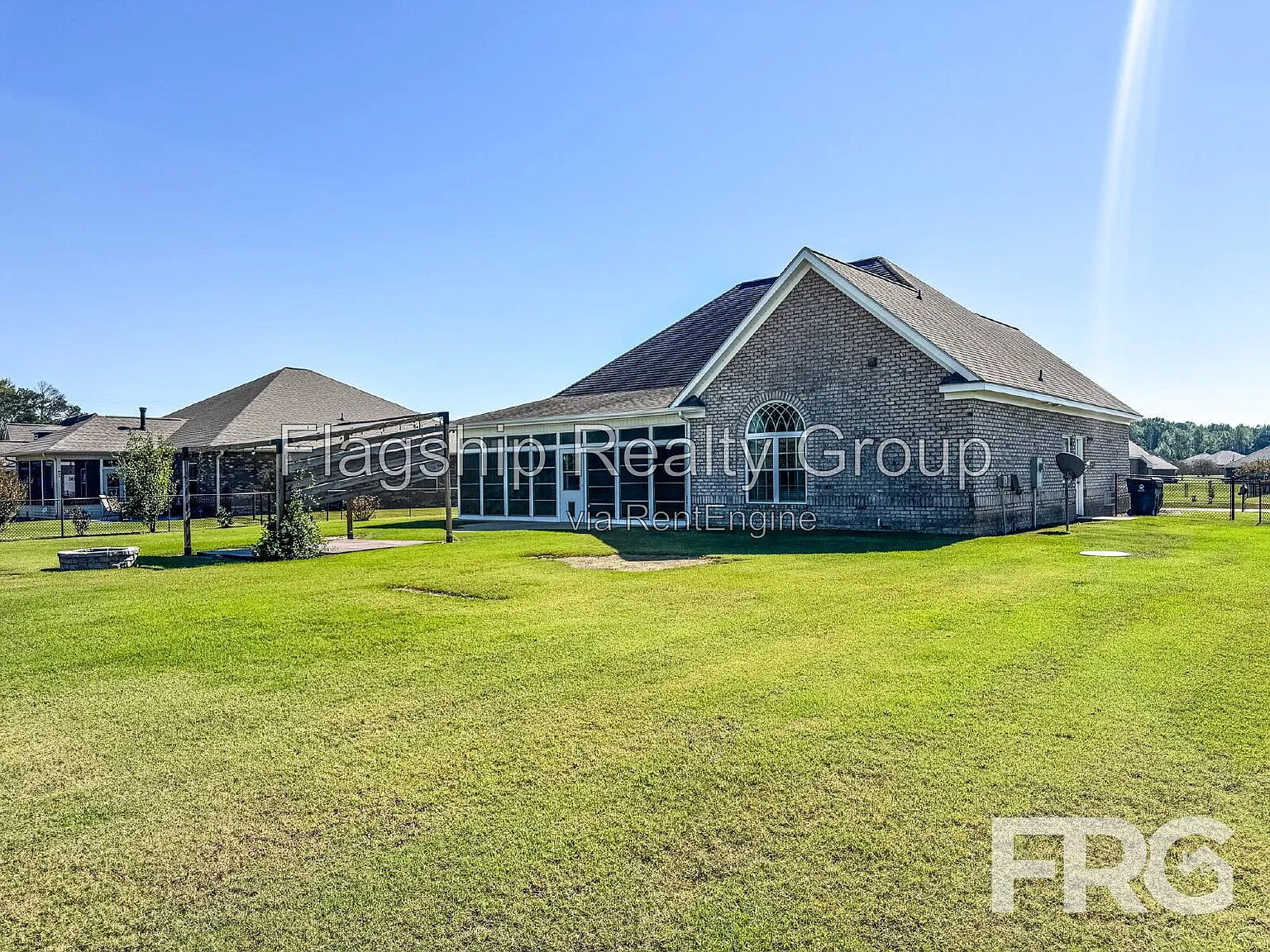 3 bed, 3.0 bath, 2390 sqft, $2,150 — Photo 4