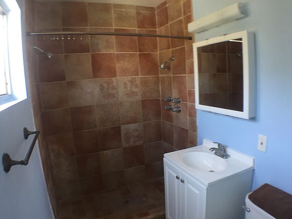 2nd image of 1305 Carol Pl