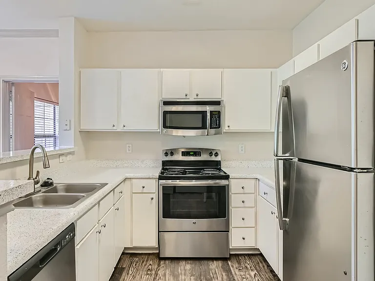 Rise Creekside — Photo 111