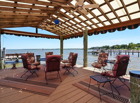 5th image of 102 Beach Dr