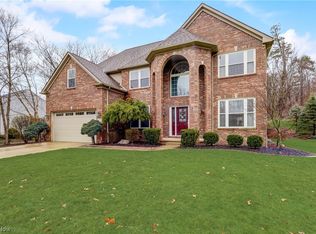 8557 Deep Cove Dr, Sagamore Hills, OH