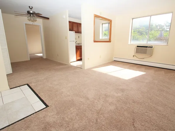 284 Moon Clinton Rd, Coraopolis, PA 15108