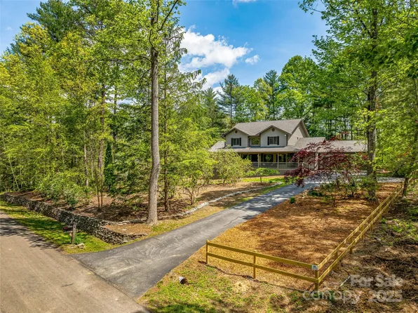 4 Waldrup Trce, Fletcher, NC 28732