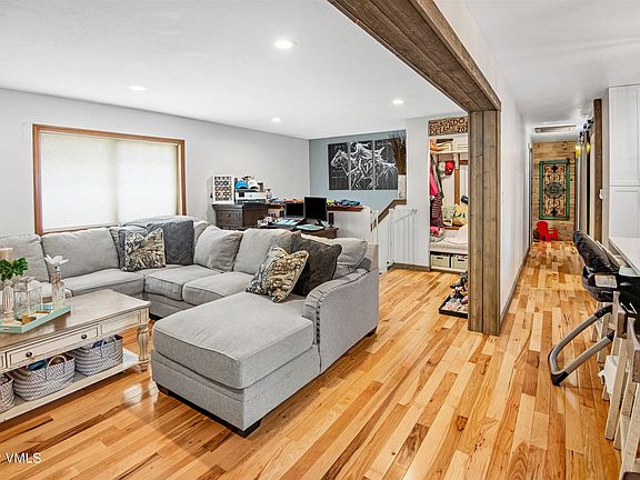 4th image of 202 Park St