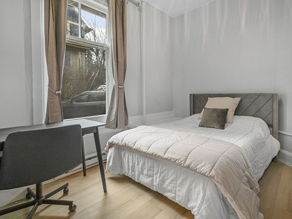 3rd image of 210 Delaware Ave #218-4