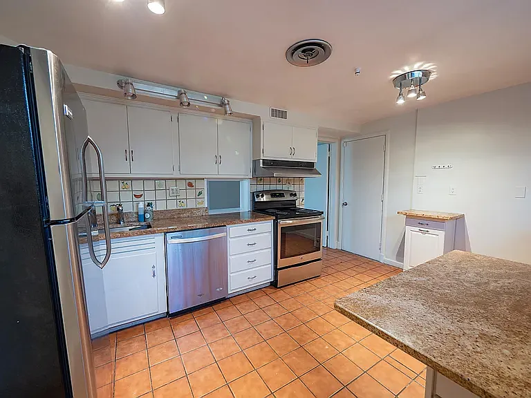 9322 W Parkhill Dr — Photo 30