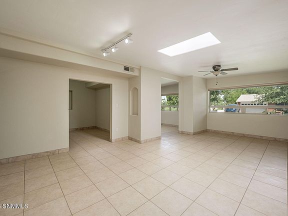 3rd image of 425 Palmer Rd