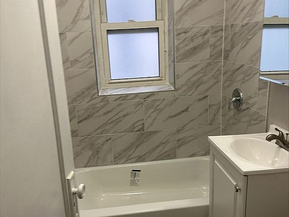 2nd image of 6322 N Albany Ave #6324-3E