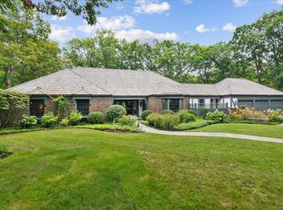 1213 Turicum Rd, Lake Forest, IL 60045