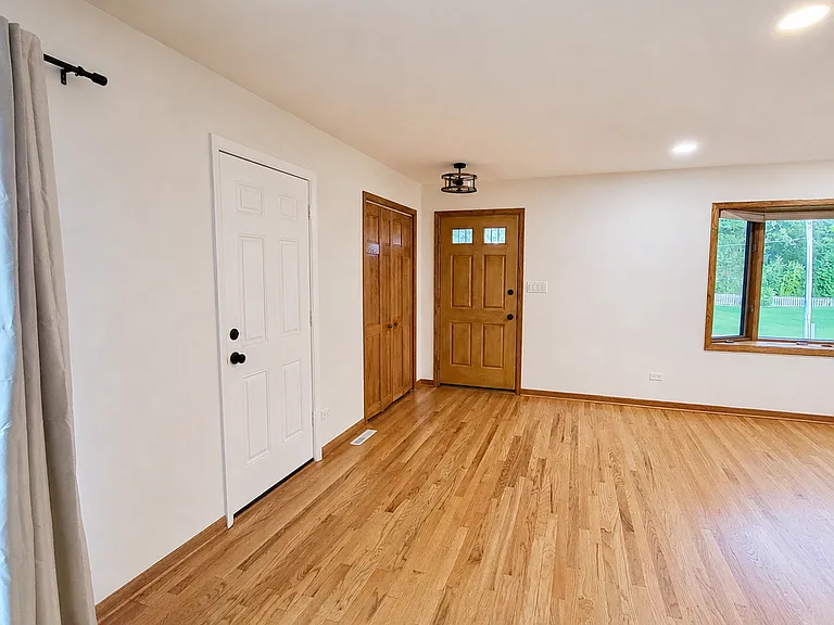 127 Forest Ave — Photo 3