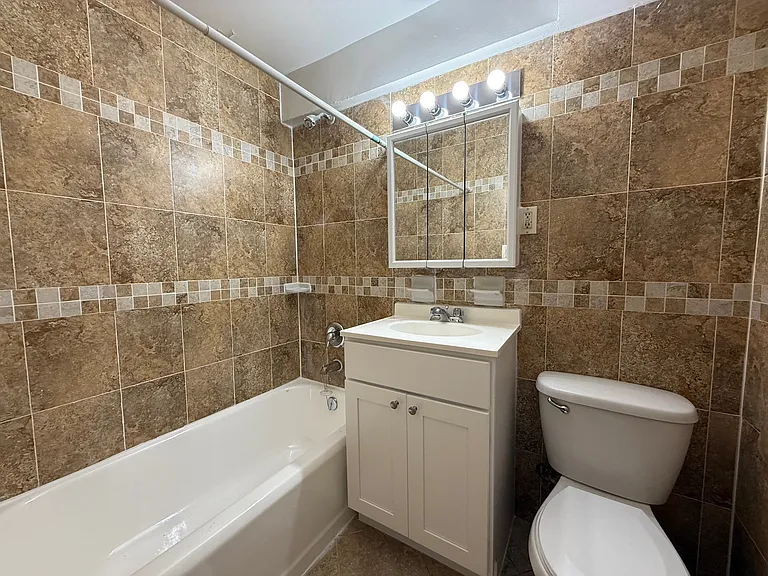 192-10 64th Ave #1B — Photo 6