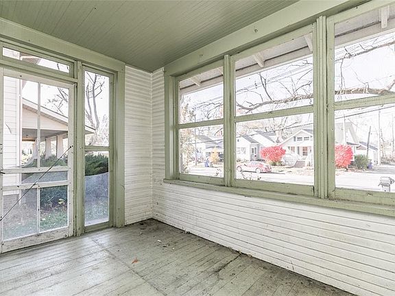 4th image of 358 21st St SE