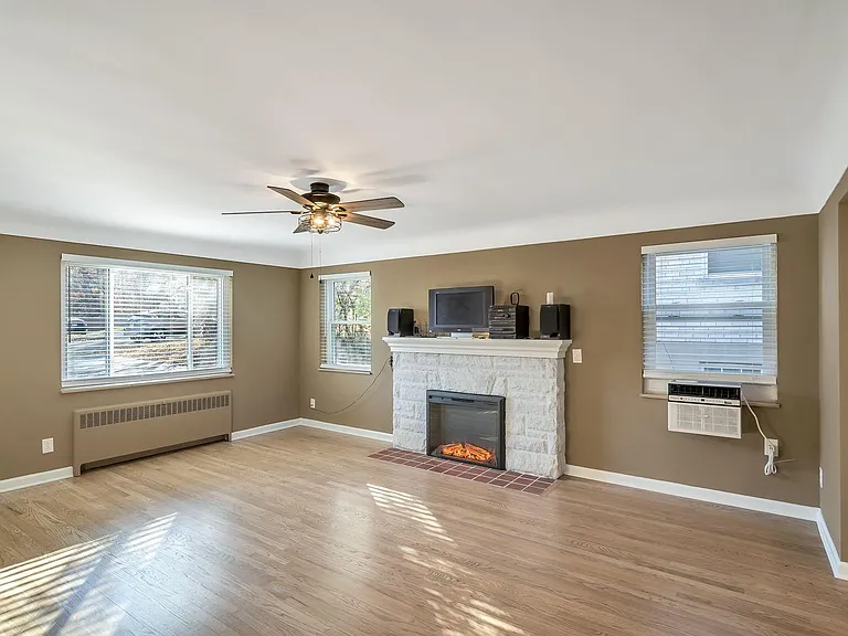 2886 Temple Ave — Photo 6
