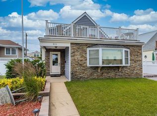 811 E Walnut St, Long Beach, NY 11561
