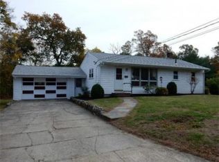 2 Starrett Ave, Middleboro, MA 02346