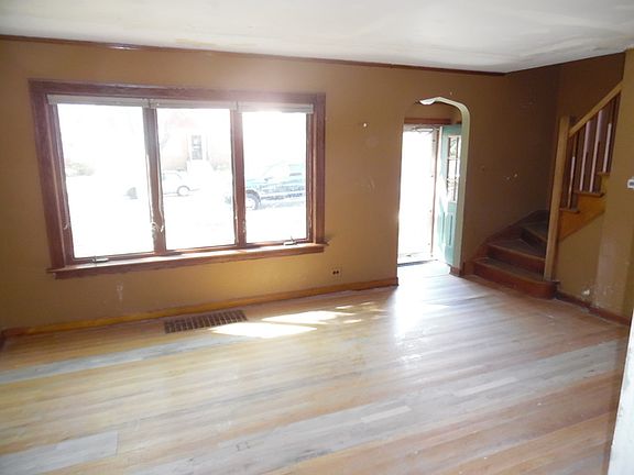 3rd image of 9935 S Artesian Ave