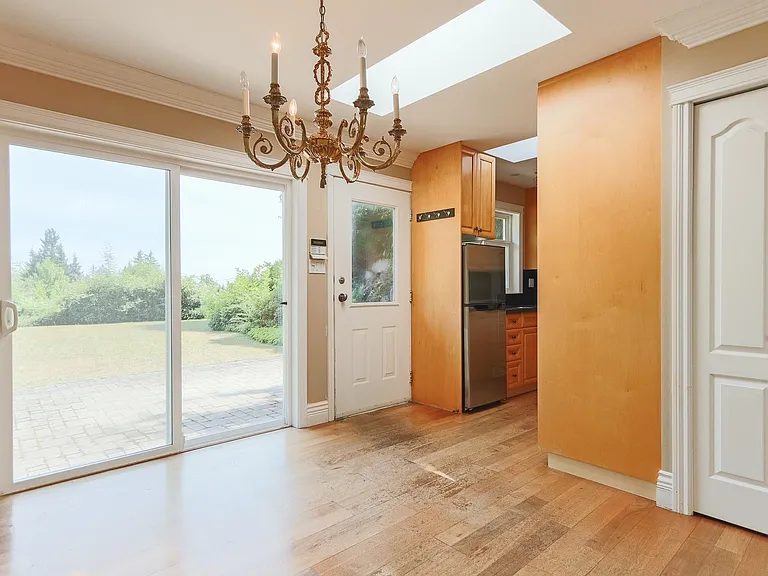 545 Thetford Pl — Photo 9