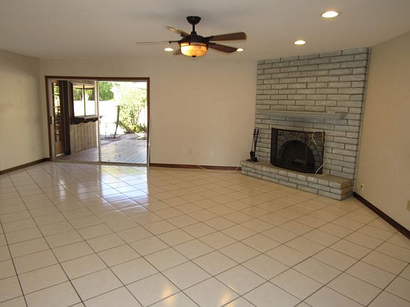 2nd image of 230 E Wood Dr