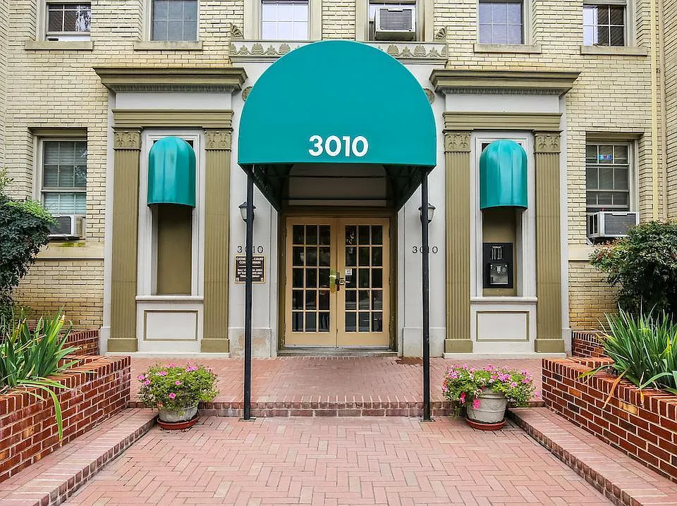 3010 Wisconsin Ave NW #104