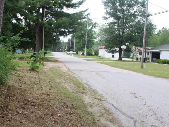 603 Paw Paw St, Kalkaska, MI 49646