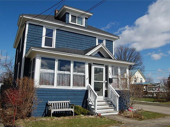 2nd image of 22 Pine St