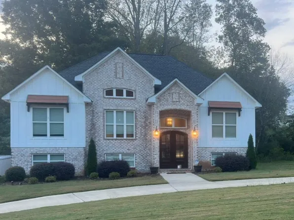 8414 Trails End Ln, Trussville, AL 35173