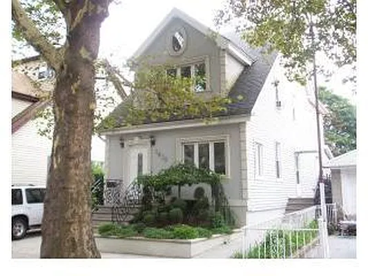Sold by Fillmore | media 1