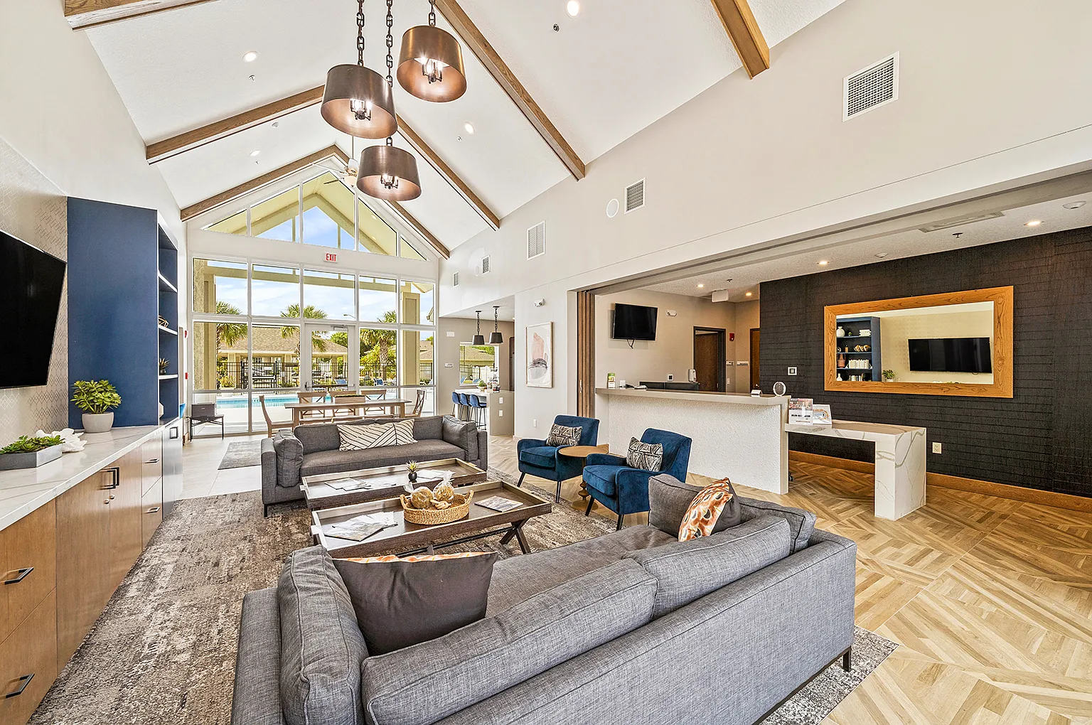 Taylor Pointe Apartments — Photo 4