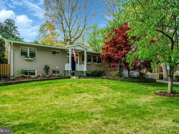 3911 Locust Ln, Alexandria, VA 22310