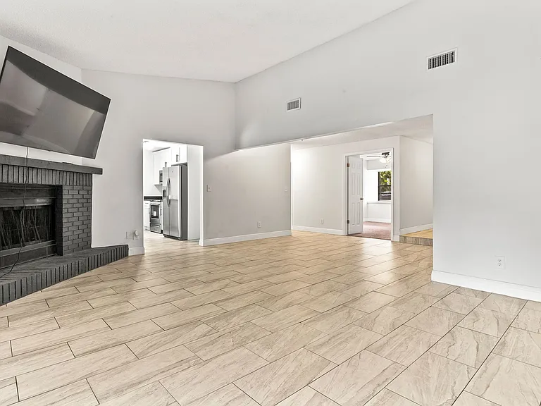 1500 Walnut St — Photo 3