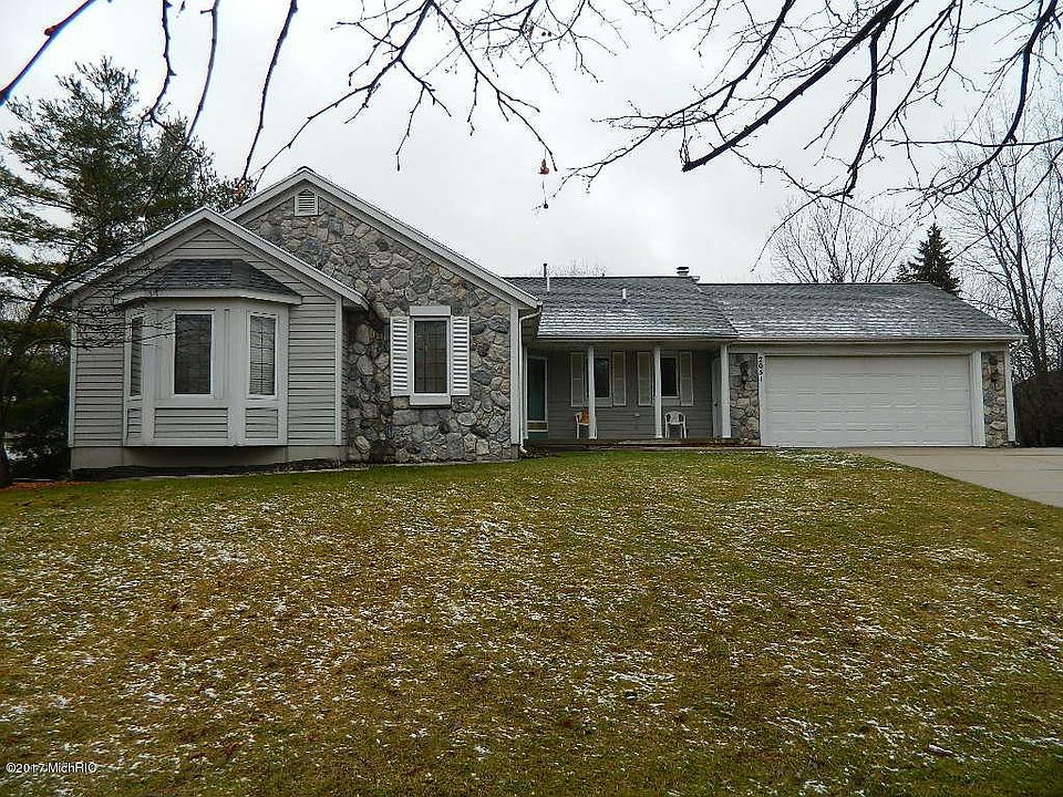 1st image of 2051 Woodlawn Ave SE