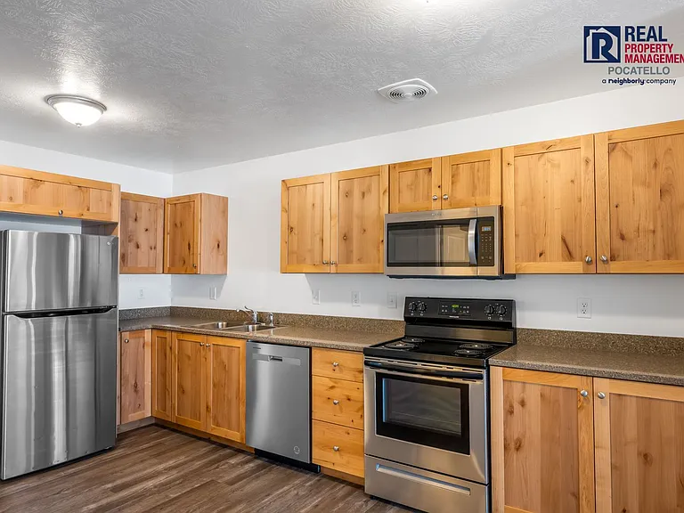 251 W Linden Ave #10 — Photo 4